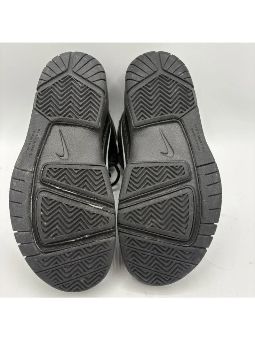 Nike Closer IV Boys GS Basketball Shoes Black White Sz 4Y 426524-012